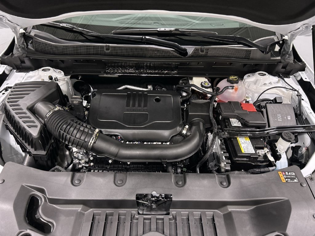 New 2026 Summit White Chevrolet 2LT image 17
