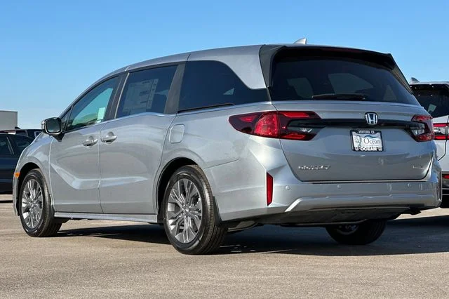 New 2026 Solar Silver Metallic Honda Touring image 6