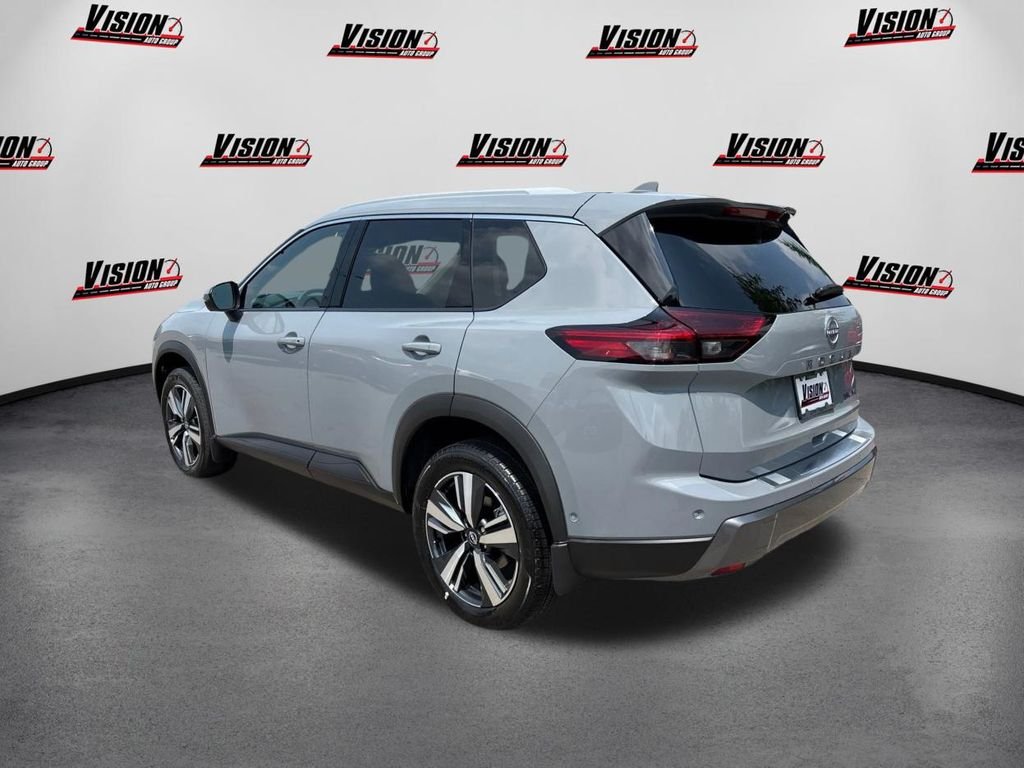 Used 2025 Gray Nissan SL image 7