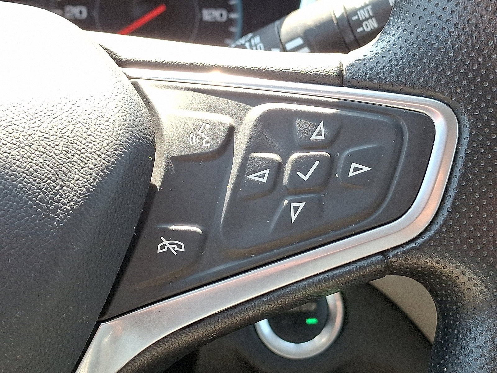 2023 Chevrolet Equinox LS - Photo 26