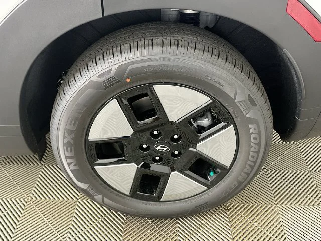 New 2026 White Hyundai SE image 20