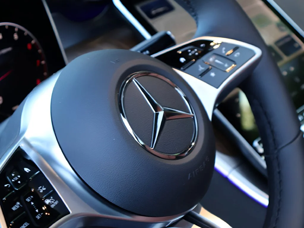 New 2026 Polar White Mercedes-Benz GLC 300 image 24