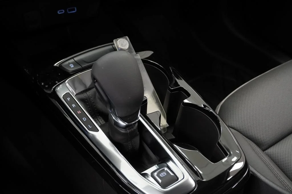 New 2026 Summit White Chevrolet ACTIV image 18