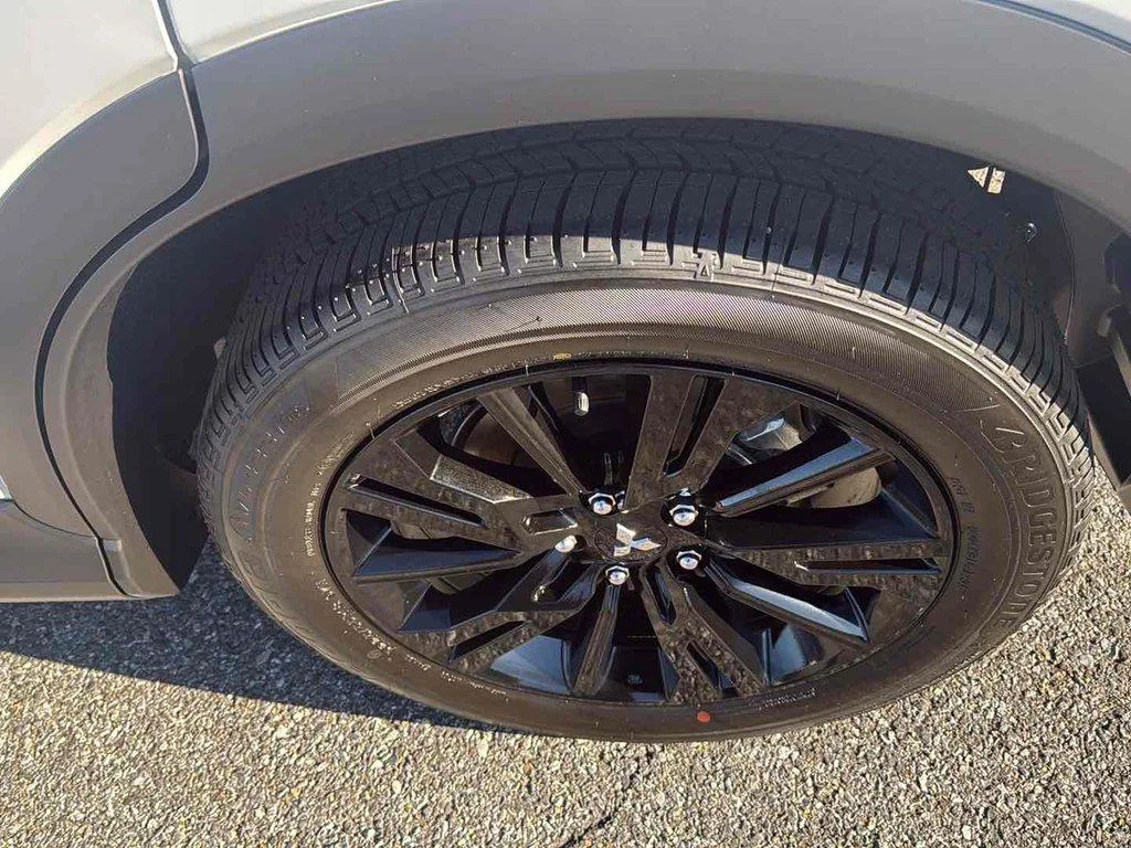 2026 Mitsubishi Eclipse Cross LE - Photo 8