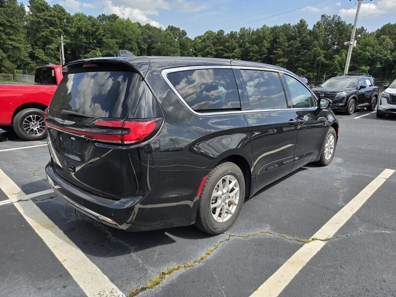 Used 2024 Diamond Black CHRYSLER TOURING L image 9