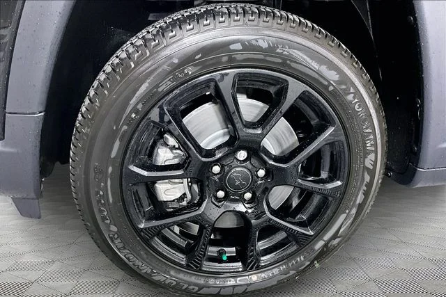 New 2026 Black Jeep Latitude image 12