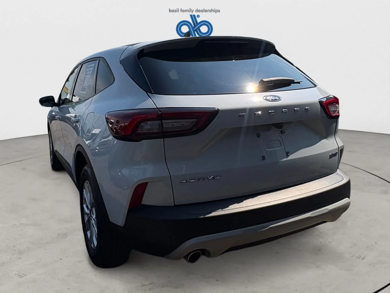 Used 2025 Space Silver Ford Active image 5