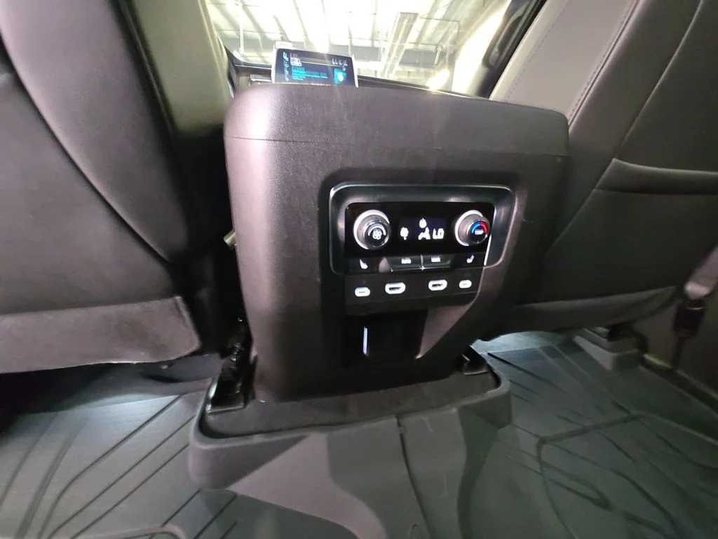 Used 2024 White Chevrolet Z71 image 28