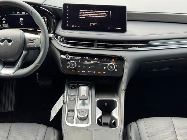 New 2026 DEEP EMERALD INFINITI Luxe FWD image 30