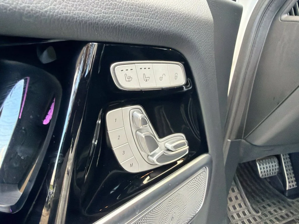 Used 2025 White Mercedes-Benz G 550 image 43