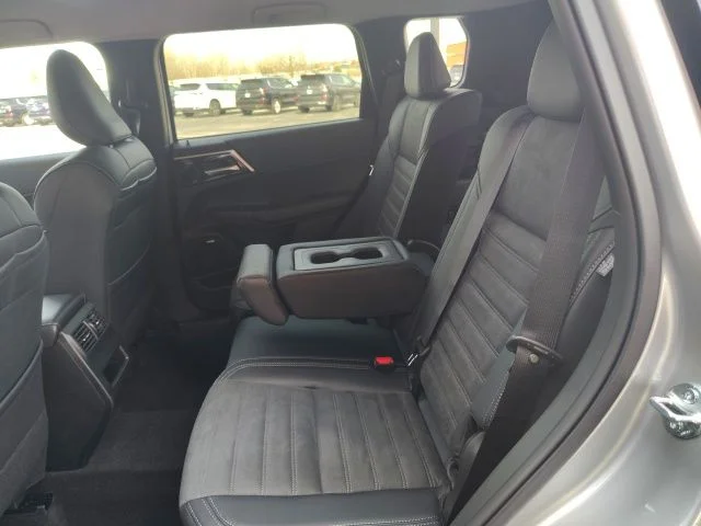 New 2026 Gray Mitsubishi SE image 27