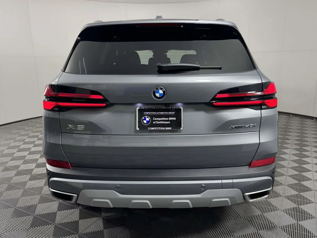 Used 2026 Gray BMW xDrive40i image 9