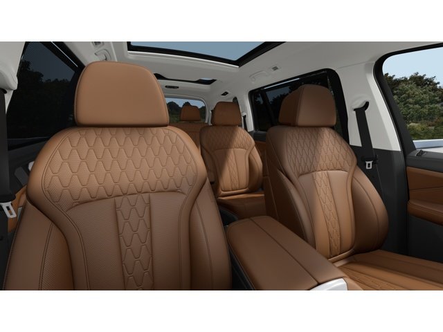 New 2027 Mineral White Metallic BMW  image 11