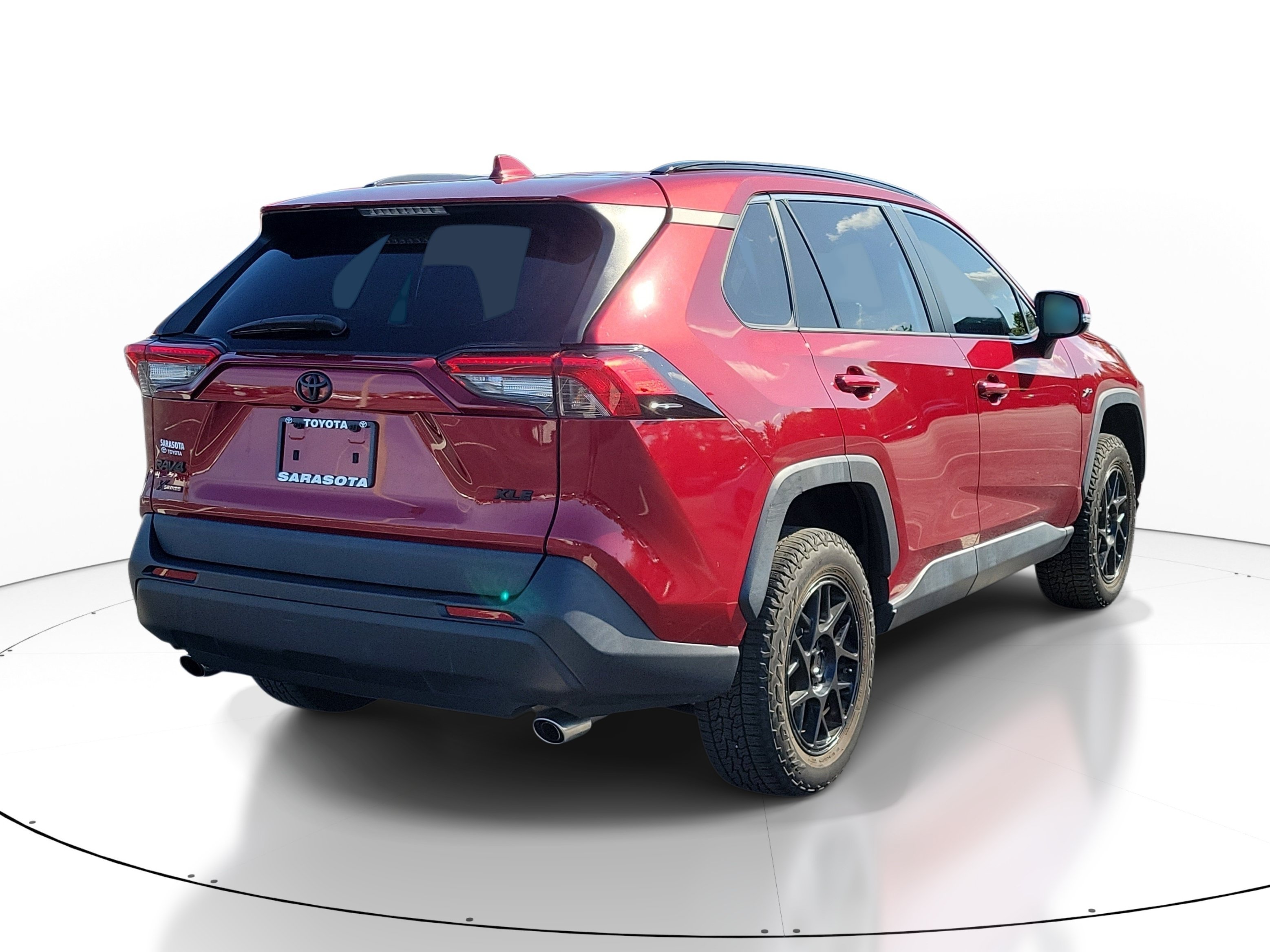 Used 2023 Pearl Toyota XLE image 5