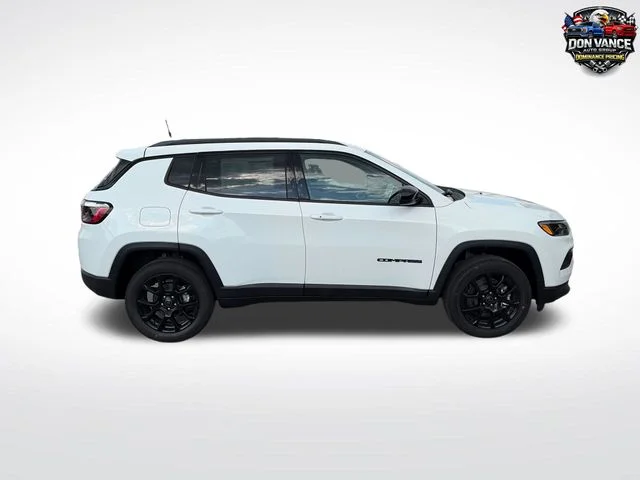 New 2026 White Jeep Latitude image 6