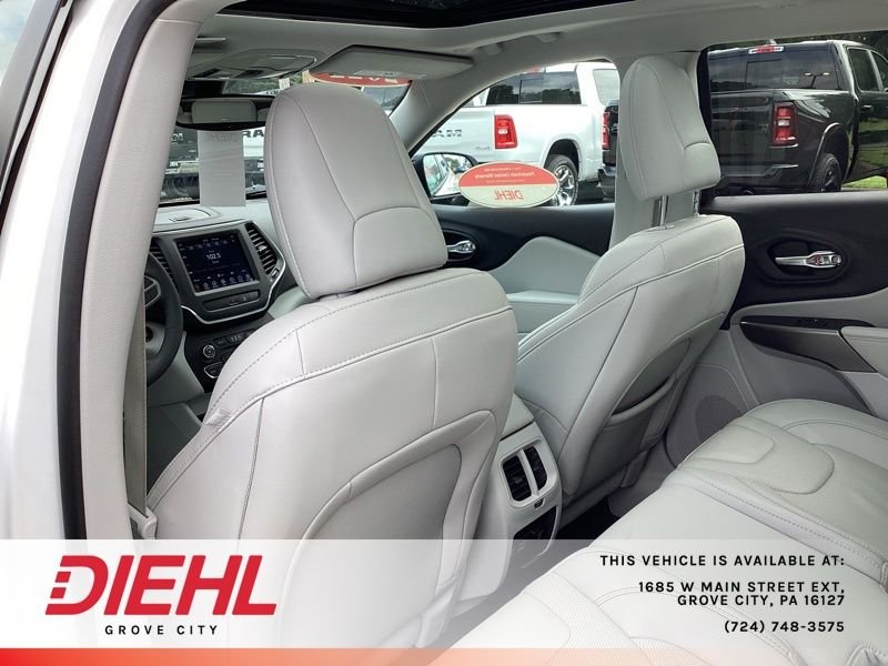 Used 2022 White Jeep Latitude Lux image 22