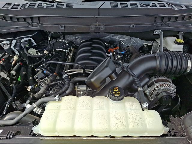 Used 2025 Gray Metallic Ford Tremor image 27