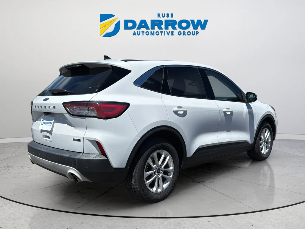 Used 2021 White Ford SE image 5