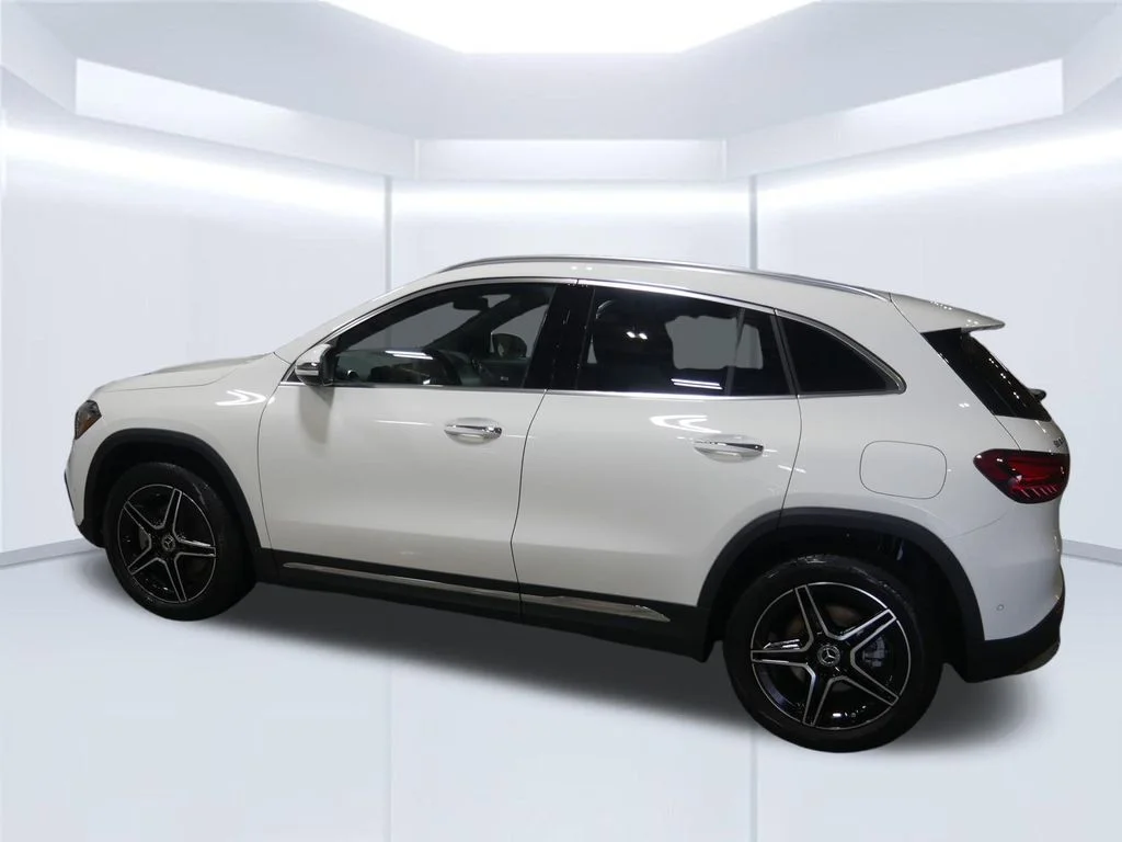 New 2026 Polar White Mercedes-Benz GLA 250 image 43