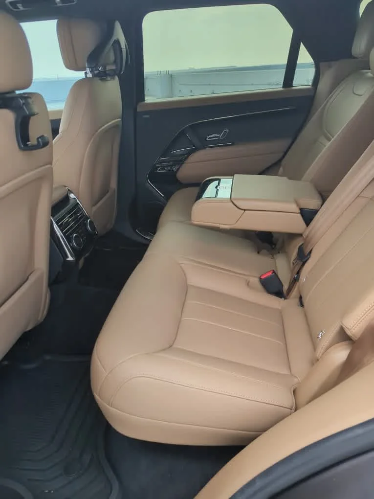 Used 2025 Charente Grey Premium Metallic Land Rover SE image 19