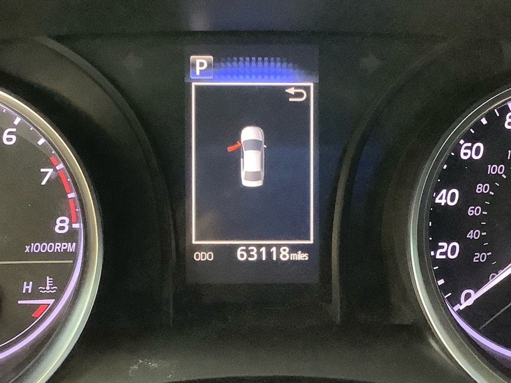 Used 2018 Gray Toyota LE image 10