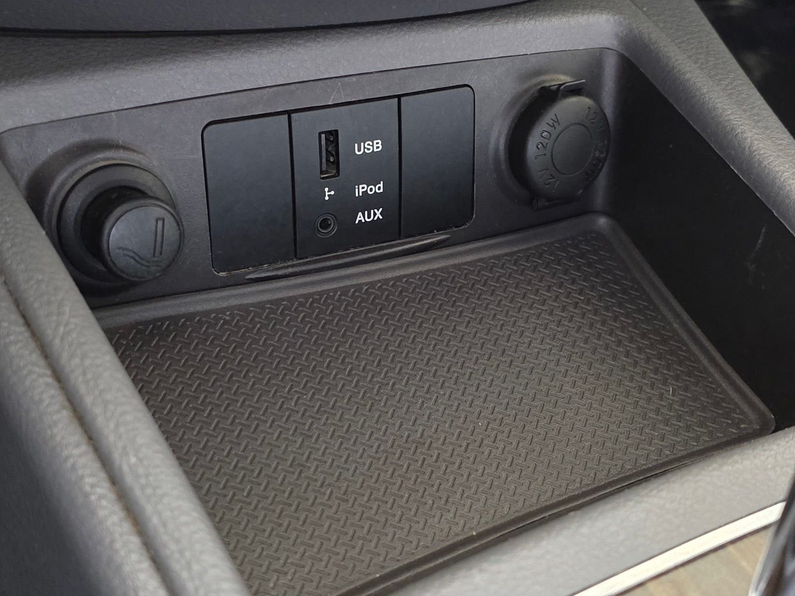 Used 2011 Mineral Gray Hyundai GLS image 27