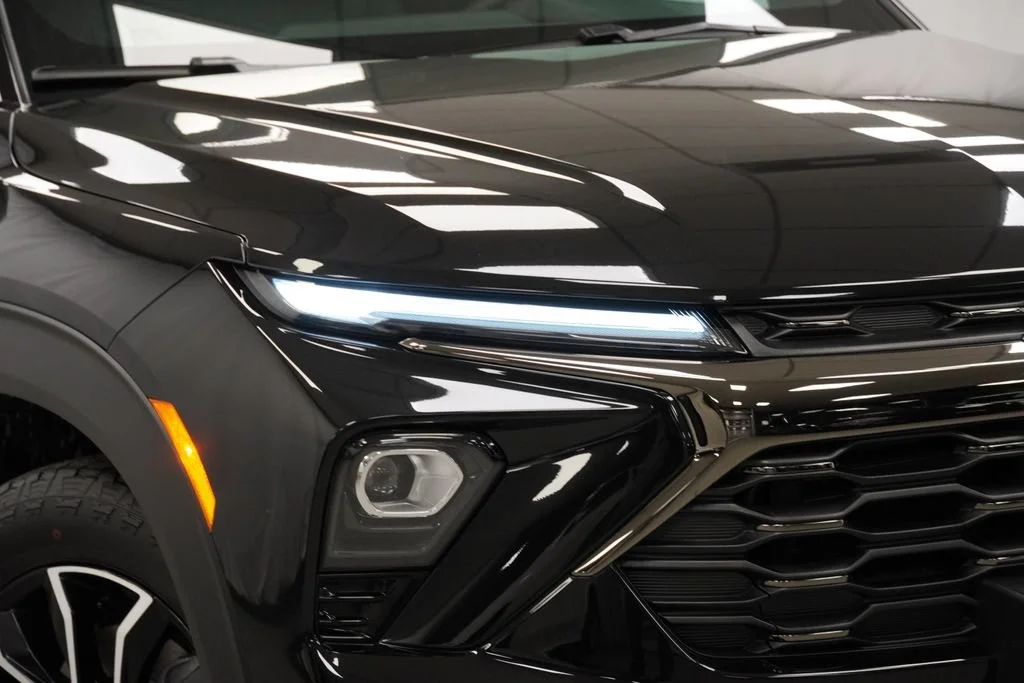 New 2026 Mosaic Black Metallic Chevrolet ACTIV image 32