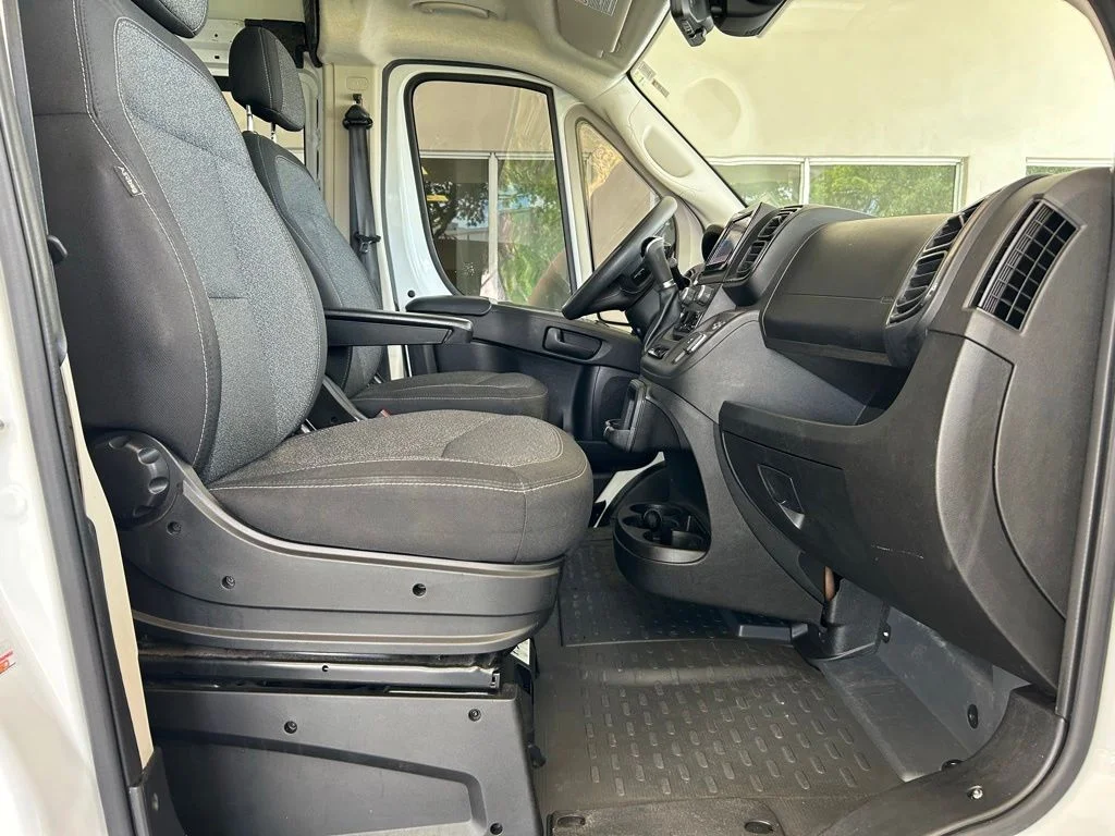 Used 2022 White Ram High Roof image 19
