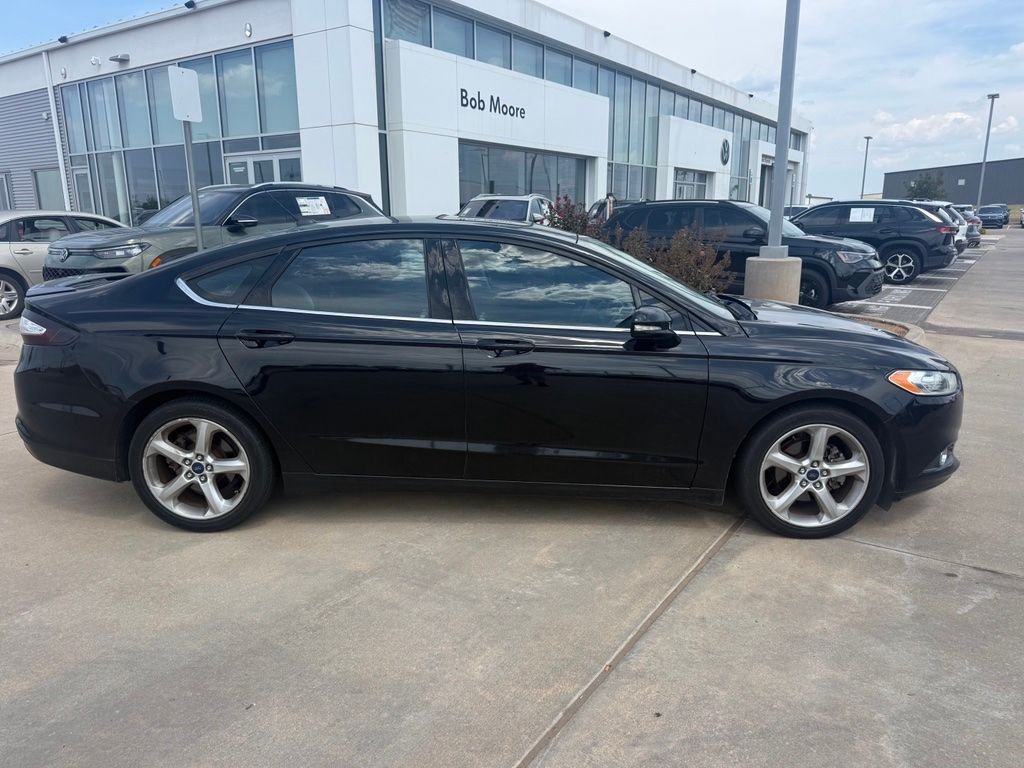 Used 2016 Black Ford SE image 2