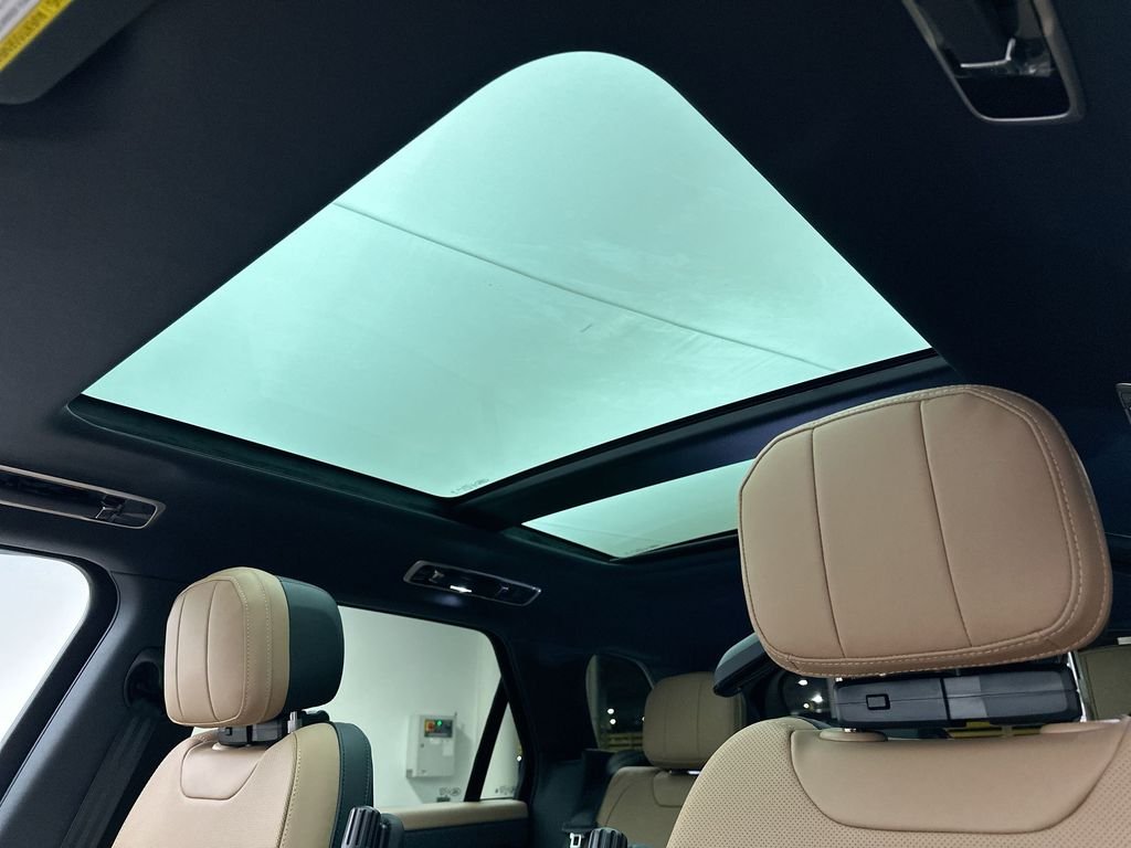 New 2026 Varesine Blue Land Rover Dynamic SE image 11