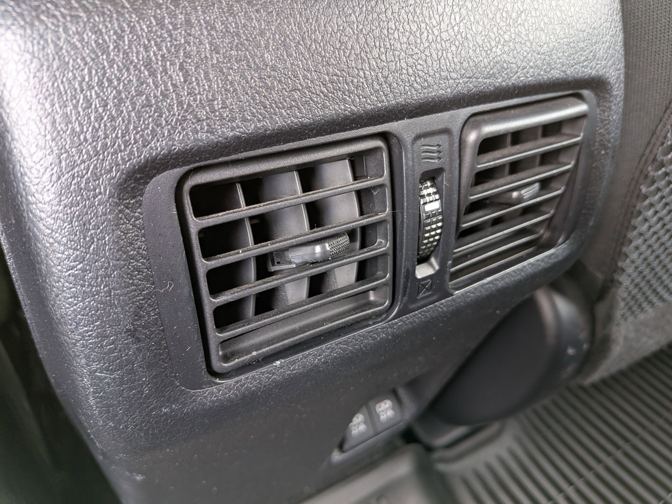 2020 Toyota 4Runner SR5 - Photo 25