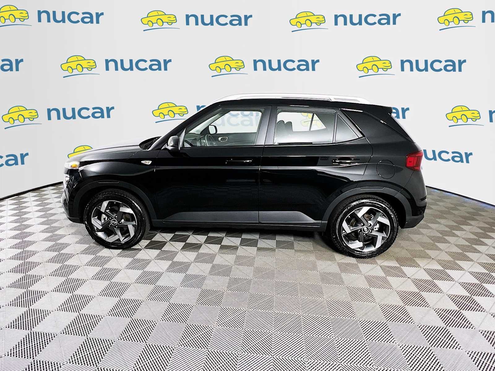Used 2026 Onyx Black Hyundai SEL image 4