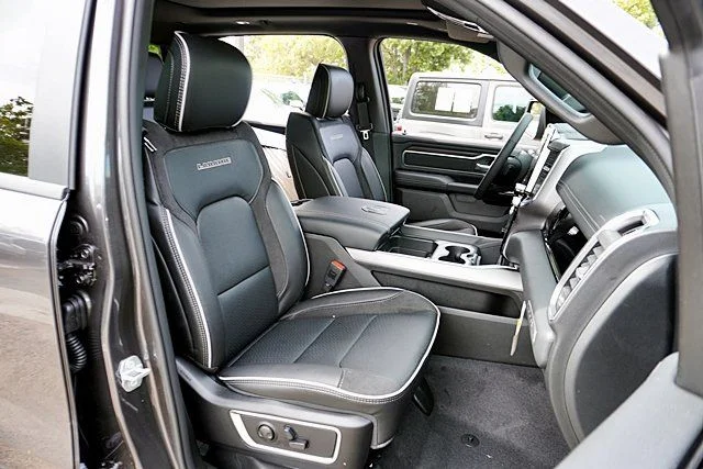 New 2026 Granite Crystal Metallic Clear-Coat Exterior Paint RAM Laramie image 18