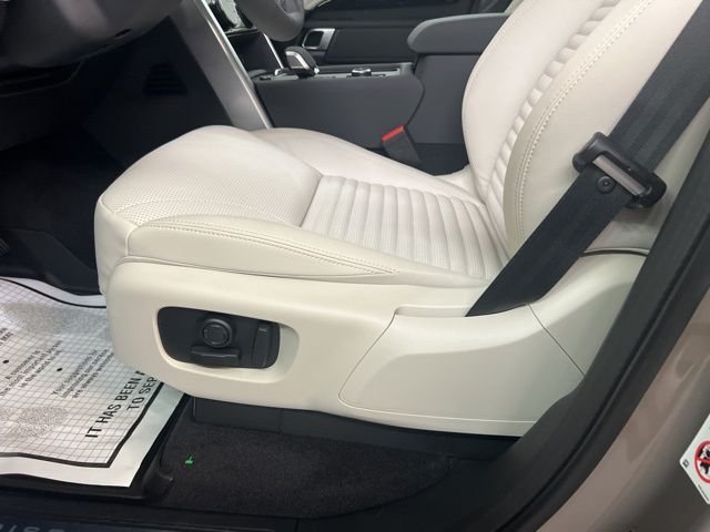 2026 Land Rover Discovery S - Photo 9