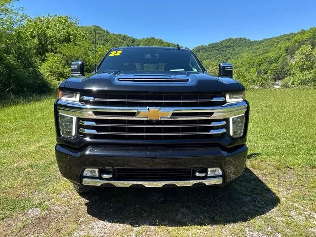 Used 2022 Black Chevrolet High Country image 3