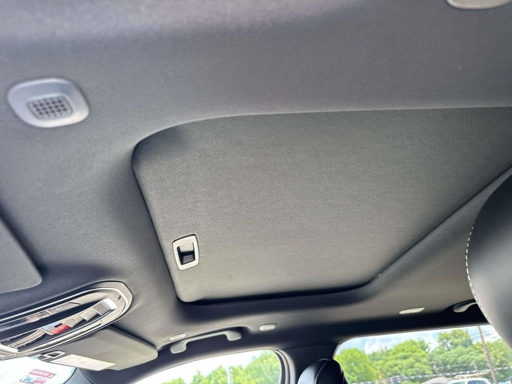 New 2026 Silver Zynith Exterior Paint Jeep Altitude image 52