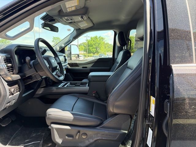 New 2026 Agate Black Metallic Ford F-350® Lariat® image 13