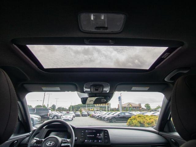 New 2026 White Hyundai SEL Sport Premium image 20