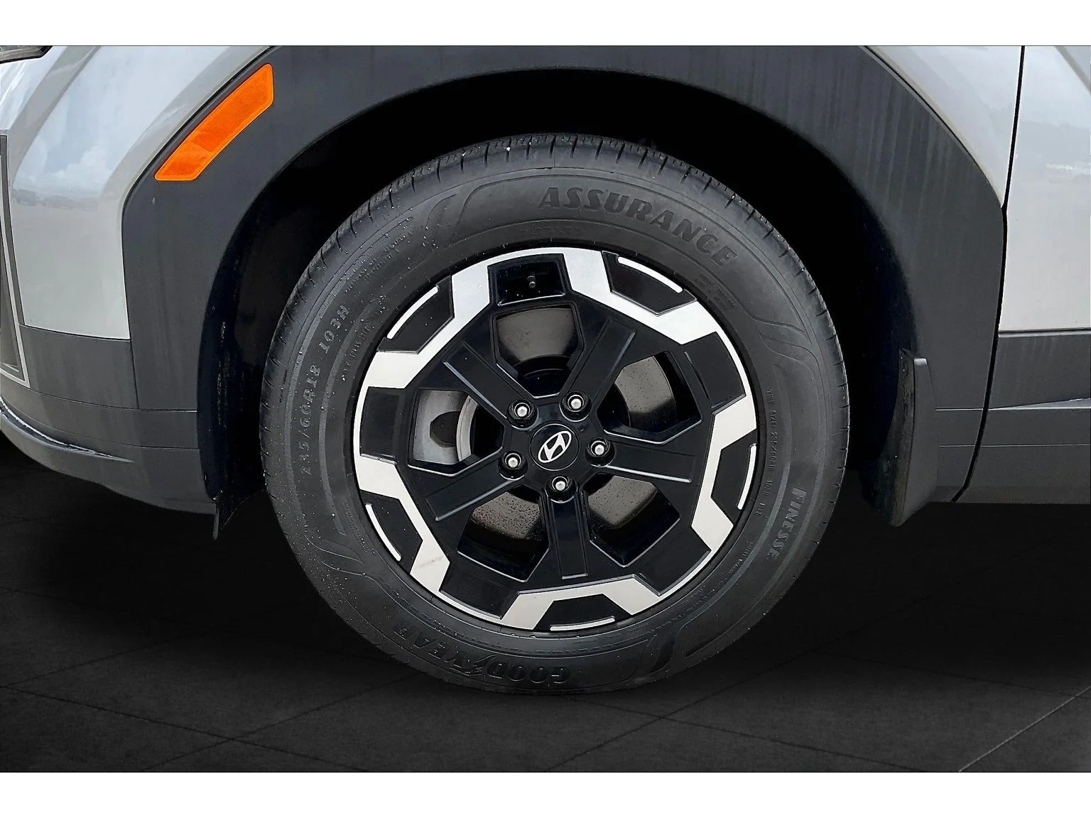 Used 2025 Gray Hyundai SEL image 7