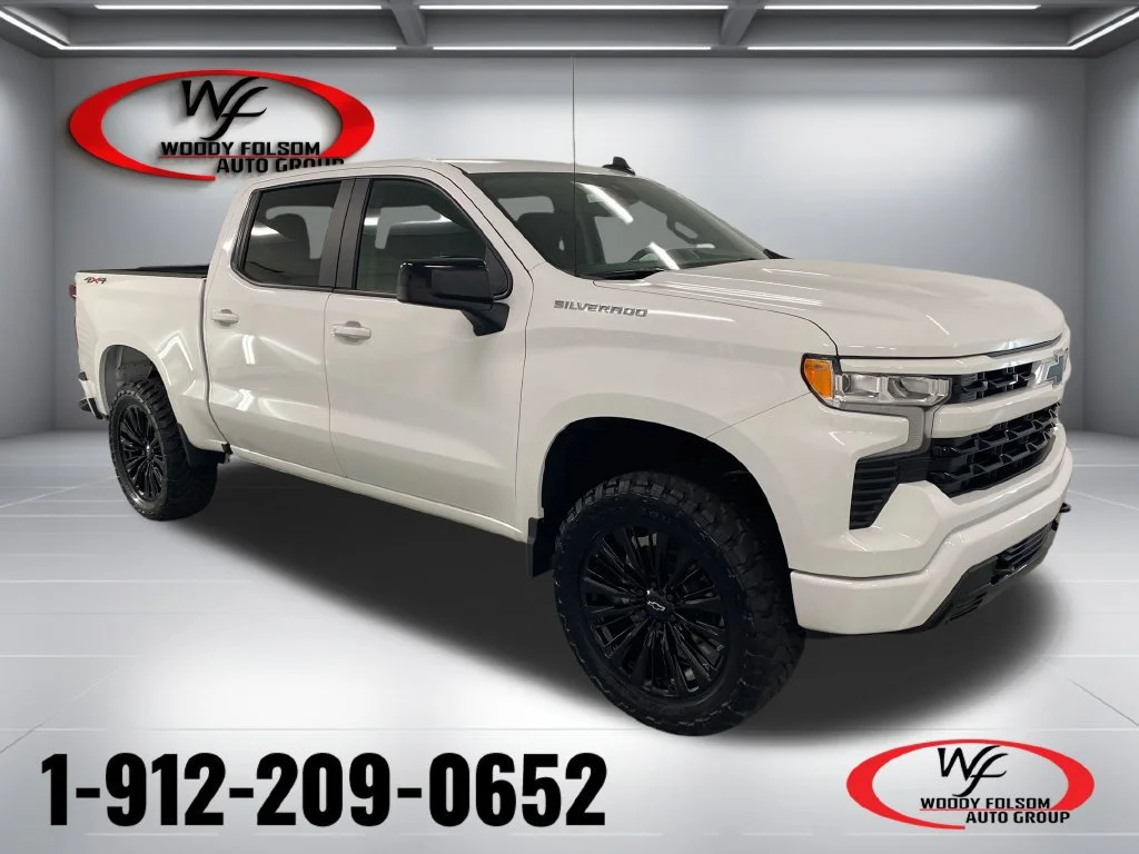 Used 2026 Summit White Chevrolet RST image 1