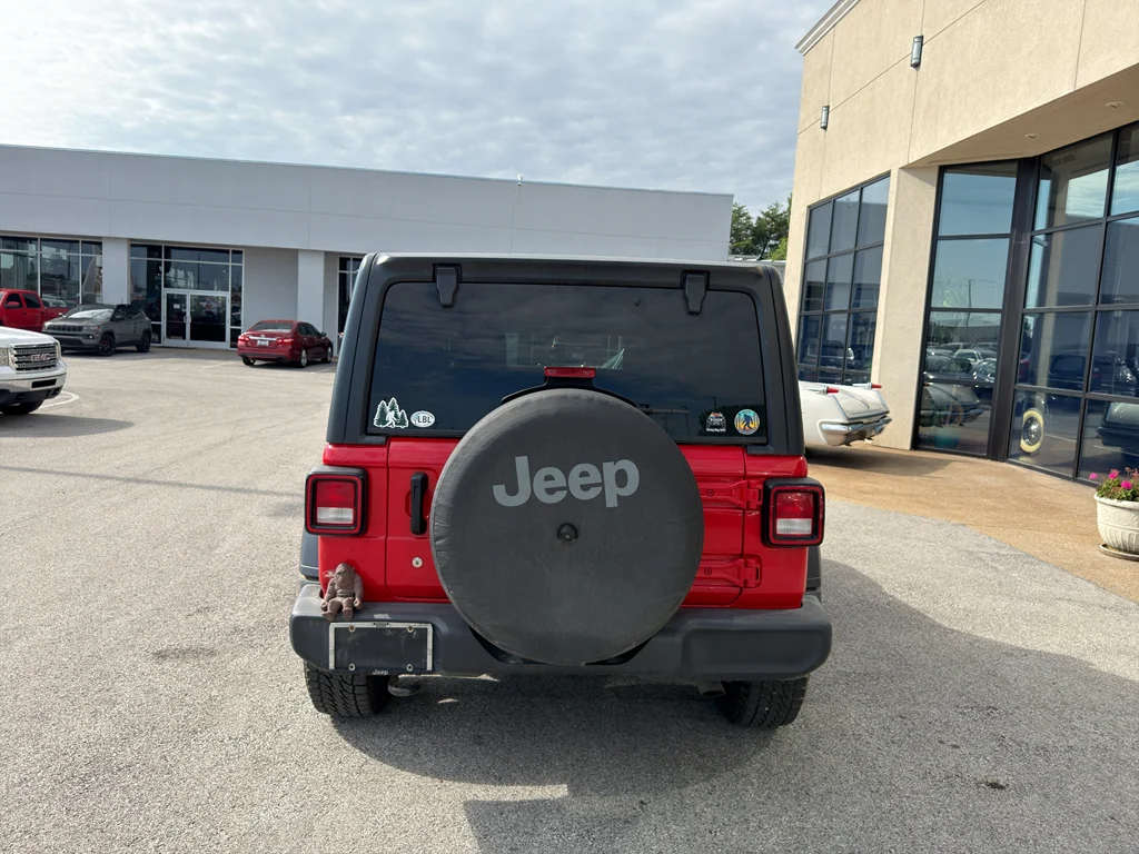 Used 2019 Firecracker Red Clearcoat Jeep Sport S image 3