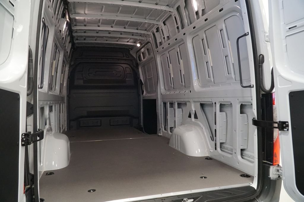 New 2025 Arctic+White Mercedes-Benz Cargo 170 WB image 11