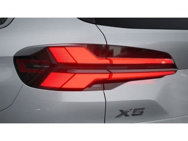 New 2026 Mineral White Metallic BMW sDrive40i image 8