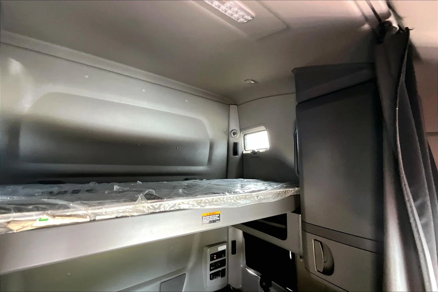 Used 2023 White International  image 23