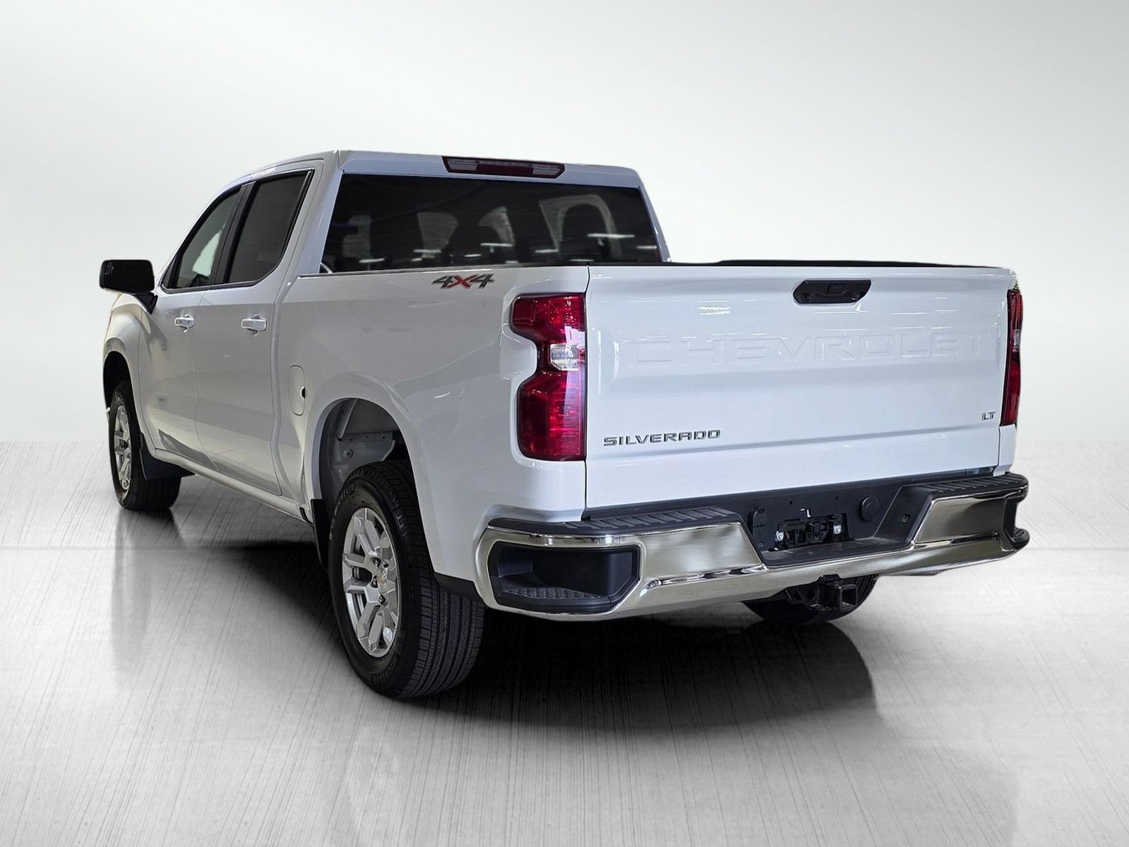 New 2026 Summit White Chevrolet LT (2FL) image 5