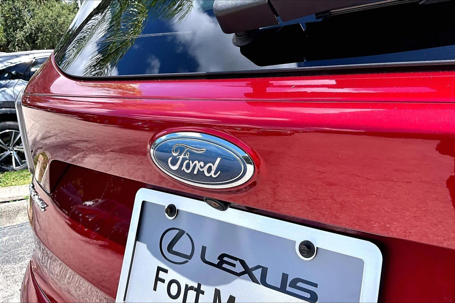 Used 2017 Ruby Red Metallic Tinted Clearcoat Ford SE image 30