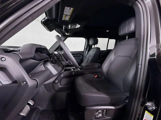 New 2026 Santorini Black Land Rover V8 image 11