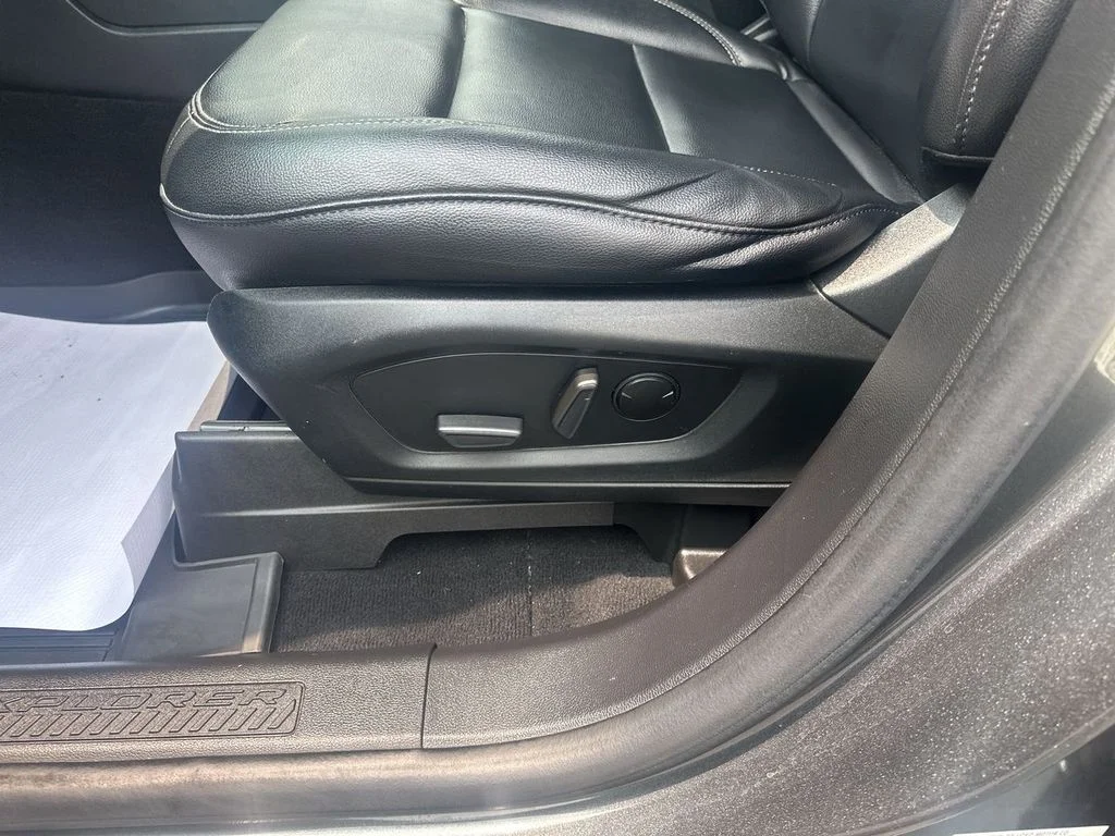 Used 2020 Gray Ford XLT image 18