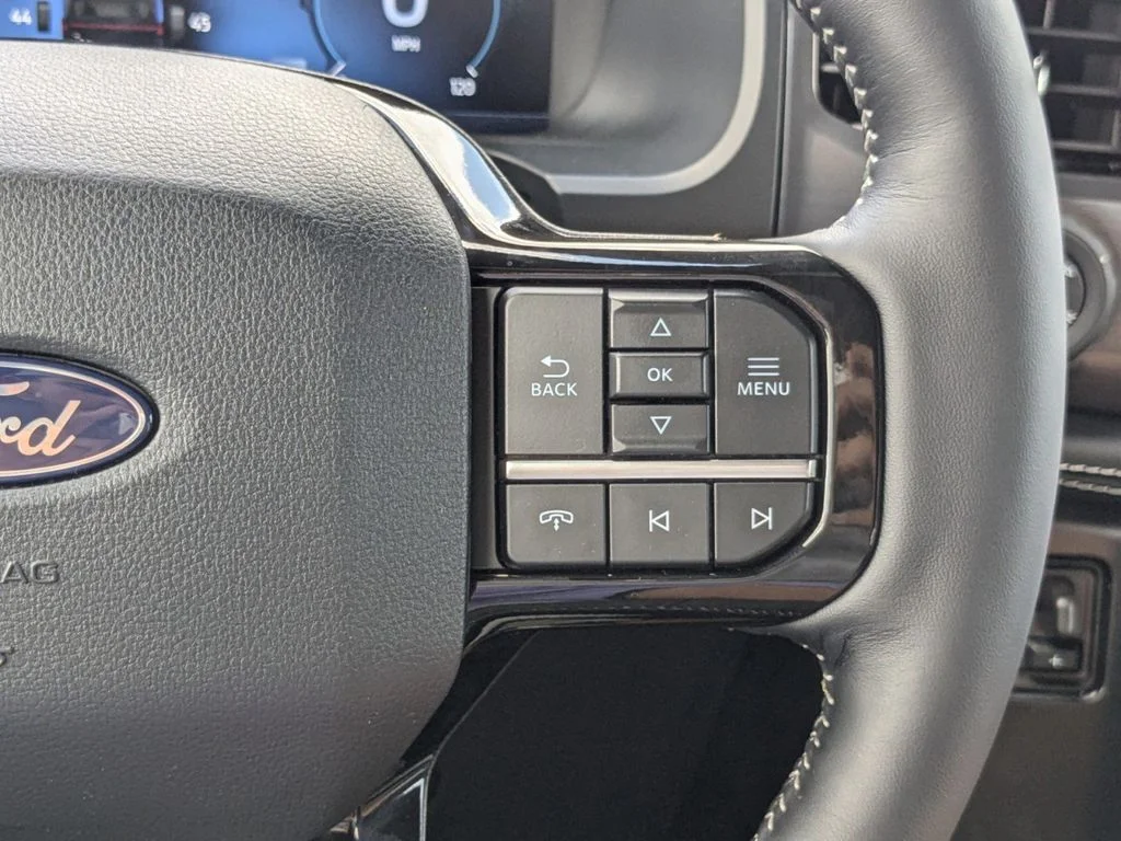 2025 Ford F-150 Lightning Platinum - Photo 30