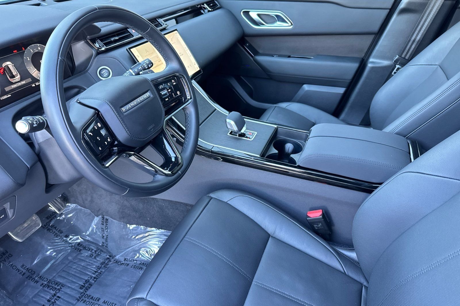 Certified Used 2026 White Land Rover Dynamic SE image 9
